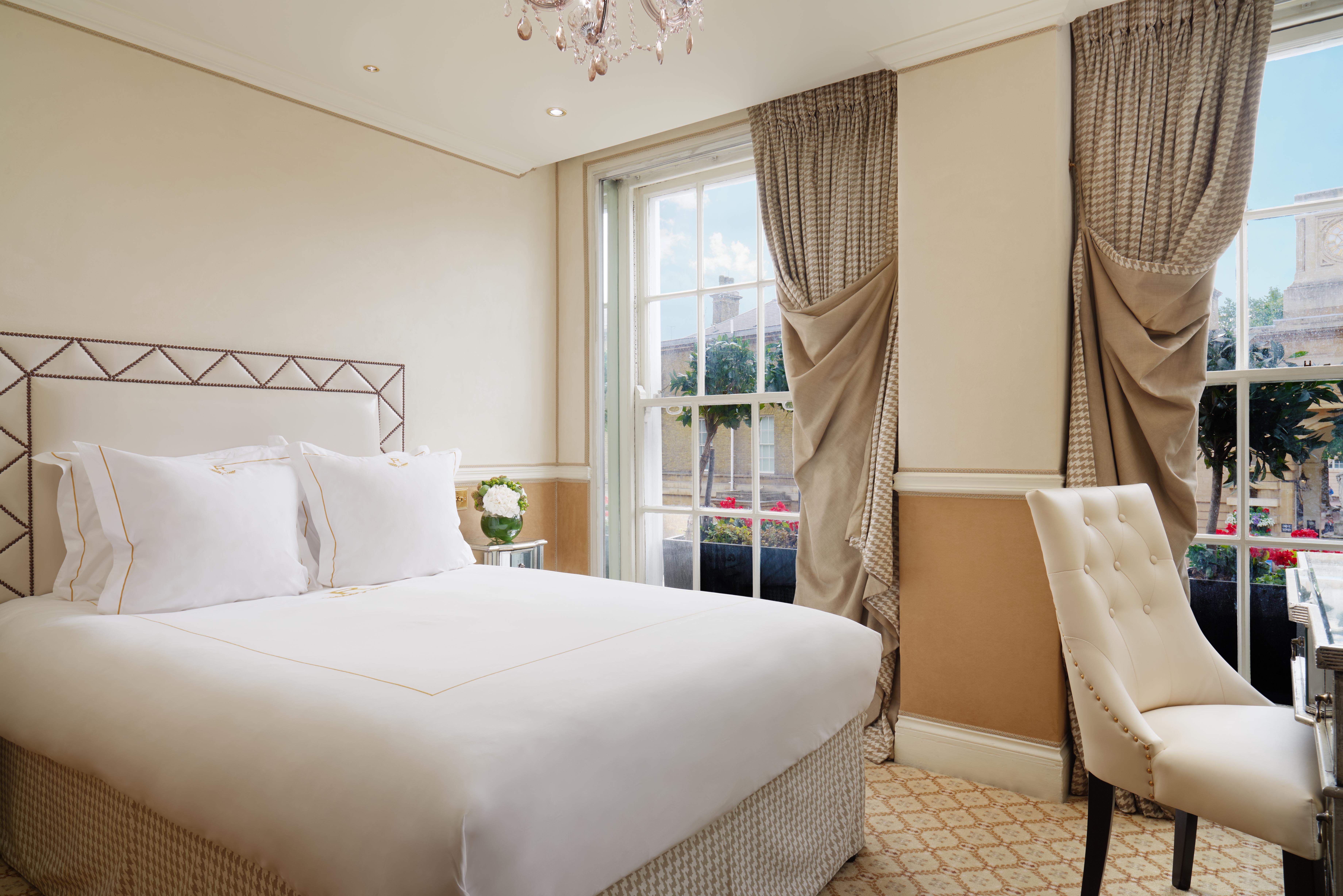 Rubens At The Palace London Bagian luar foto A bedroom at the hotel
