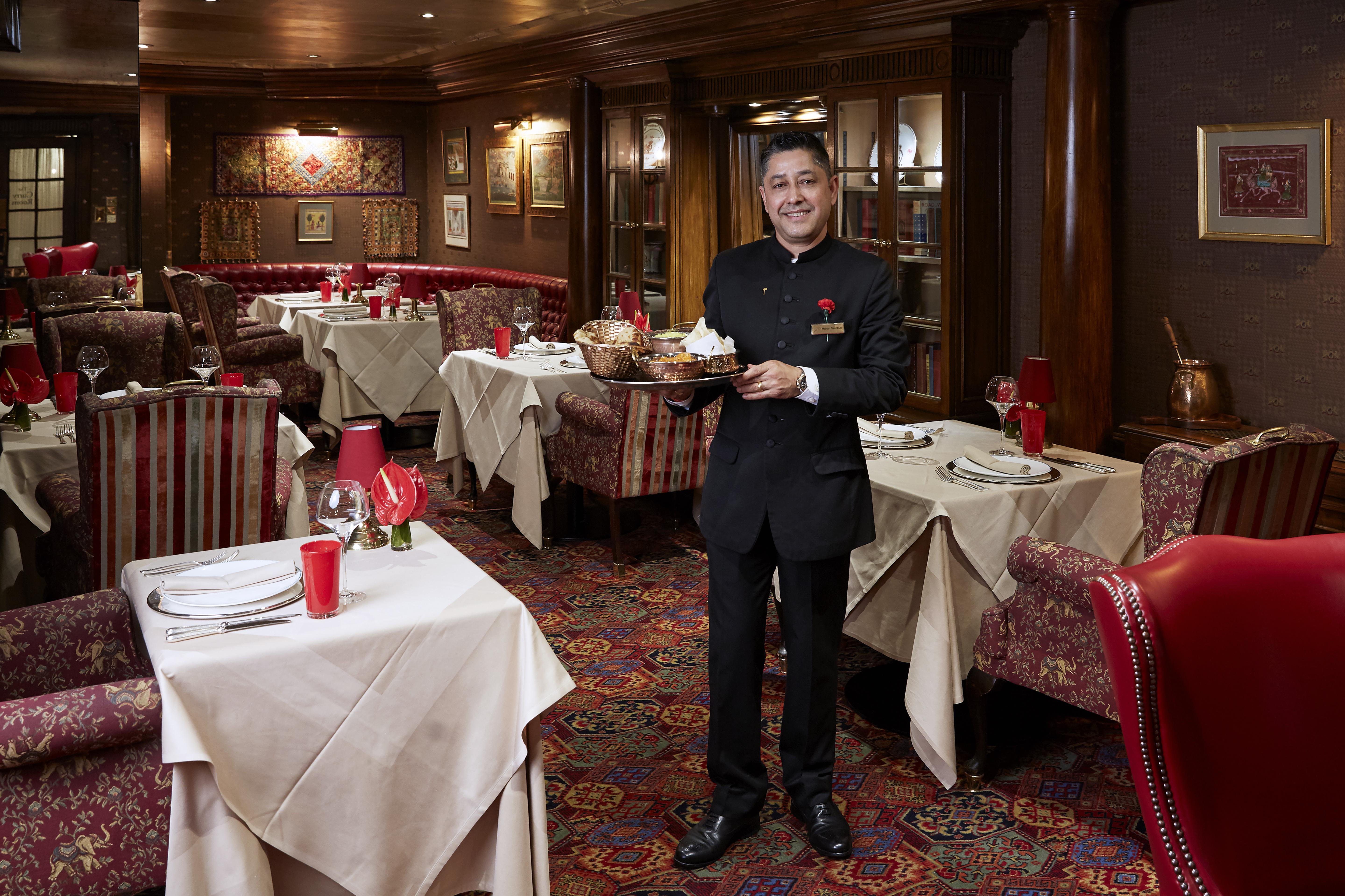 Rubens At The Palace London Bagian luar foto A butler at the Imperial Hotel, New Delhi