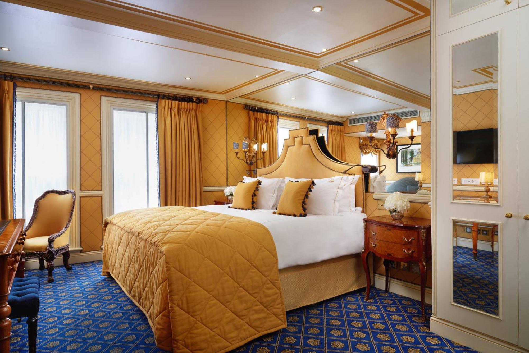 Rubens At The Palace London Bagian luar foto Suite on board
