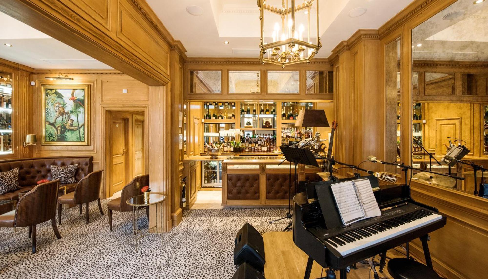 Rubens At The Palace London Bagian luar foto The piano bar at the Mandarin Oriental, Paris