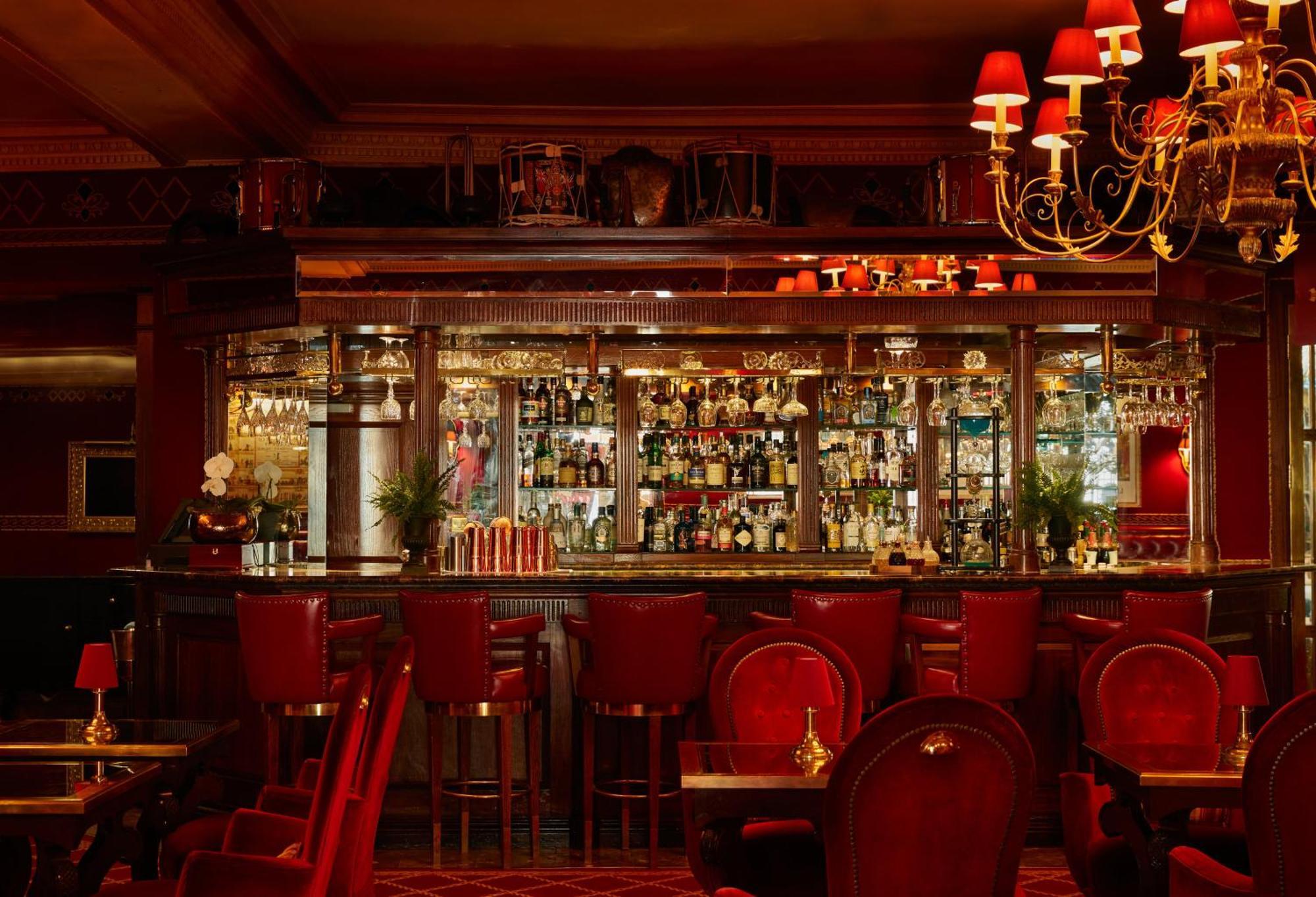 Rubens At The Palace London Bagian luar foto The bar at the American Bar