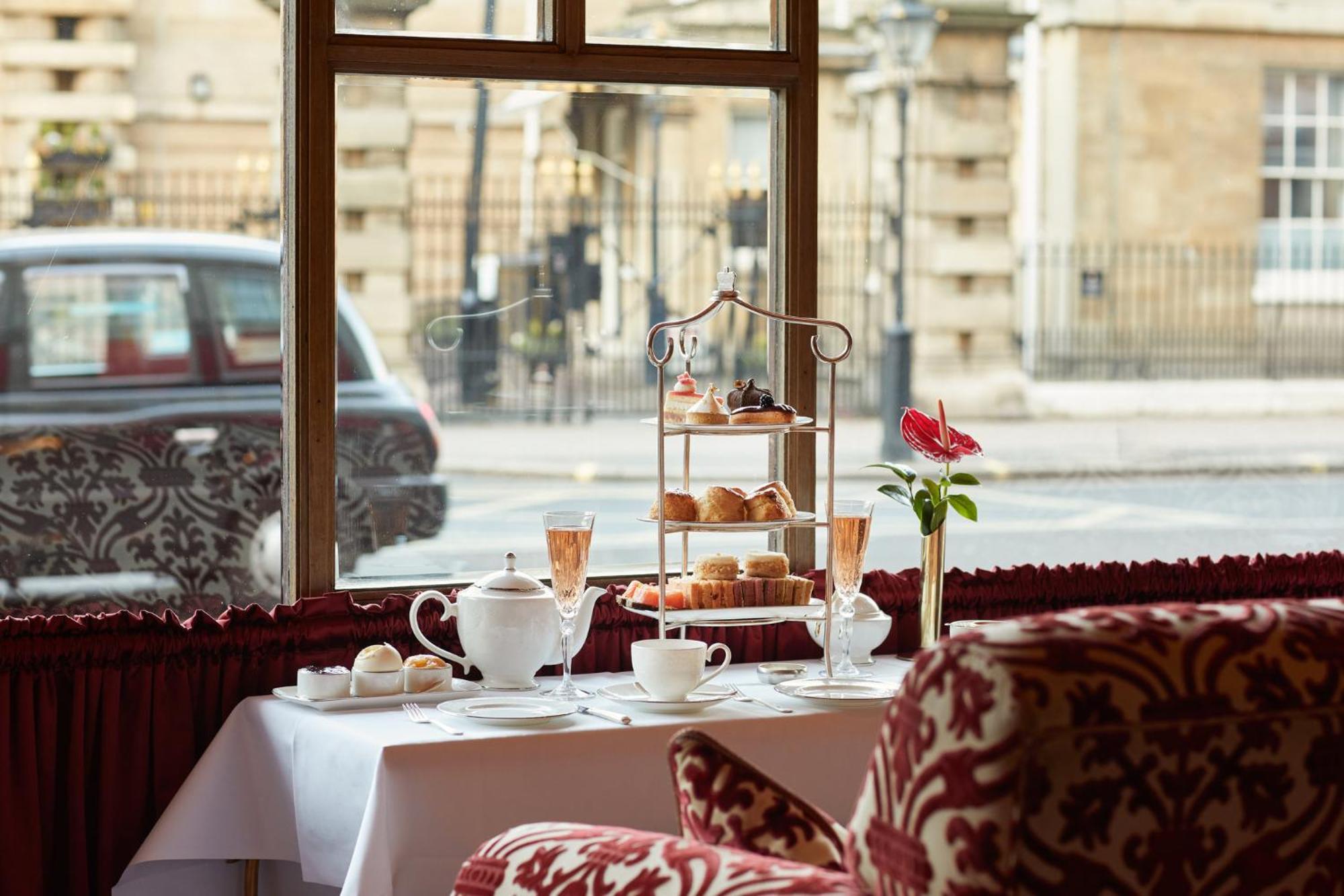 Rubens At The Palace London Bagian luar foto Afternoon tea at the Ritz